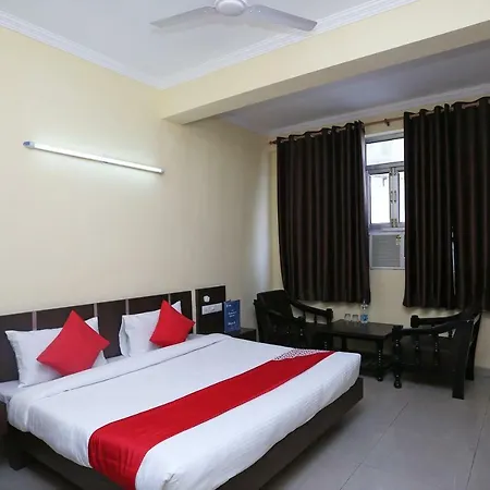 Oyo 29315 Kiwi Hotel & Spa-3